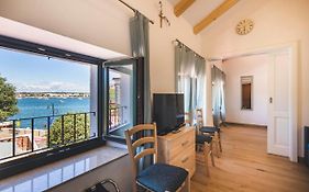Vinea Apartmani Umag, Ulica G Garibaldia 2